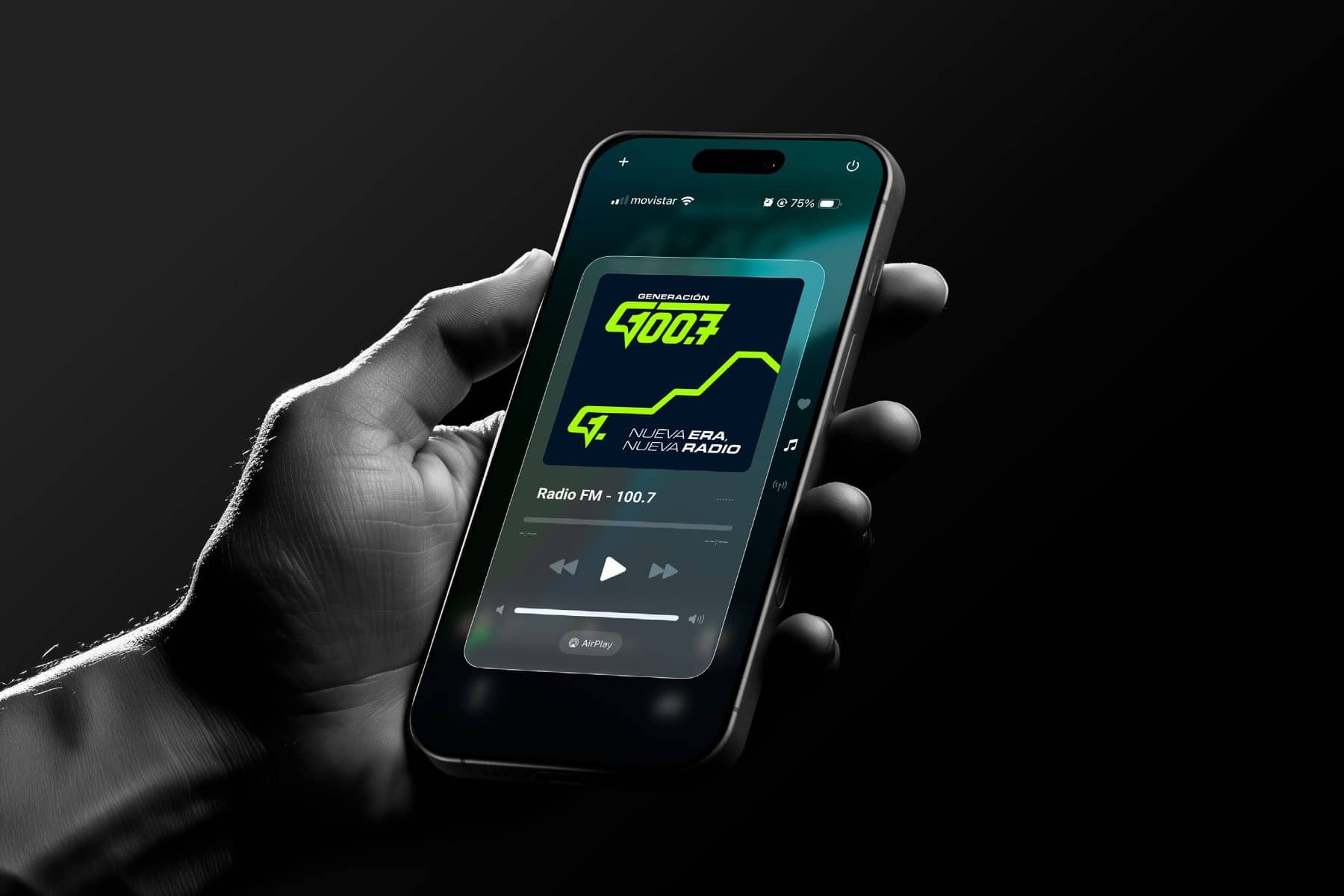 Reproductor de Generación 100.7 FM en un teléfono móvil