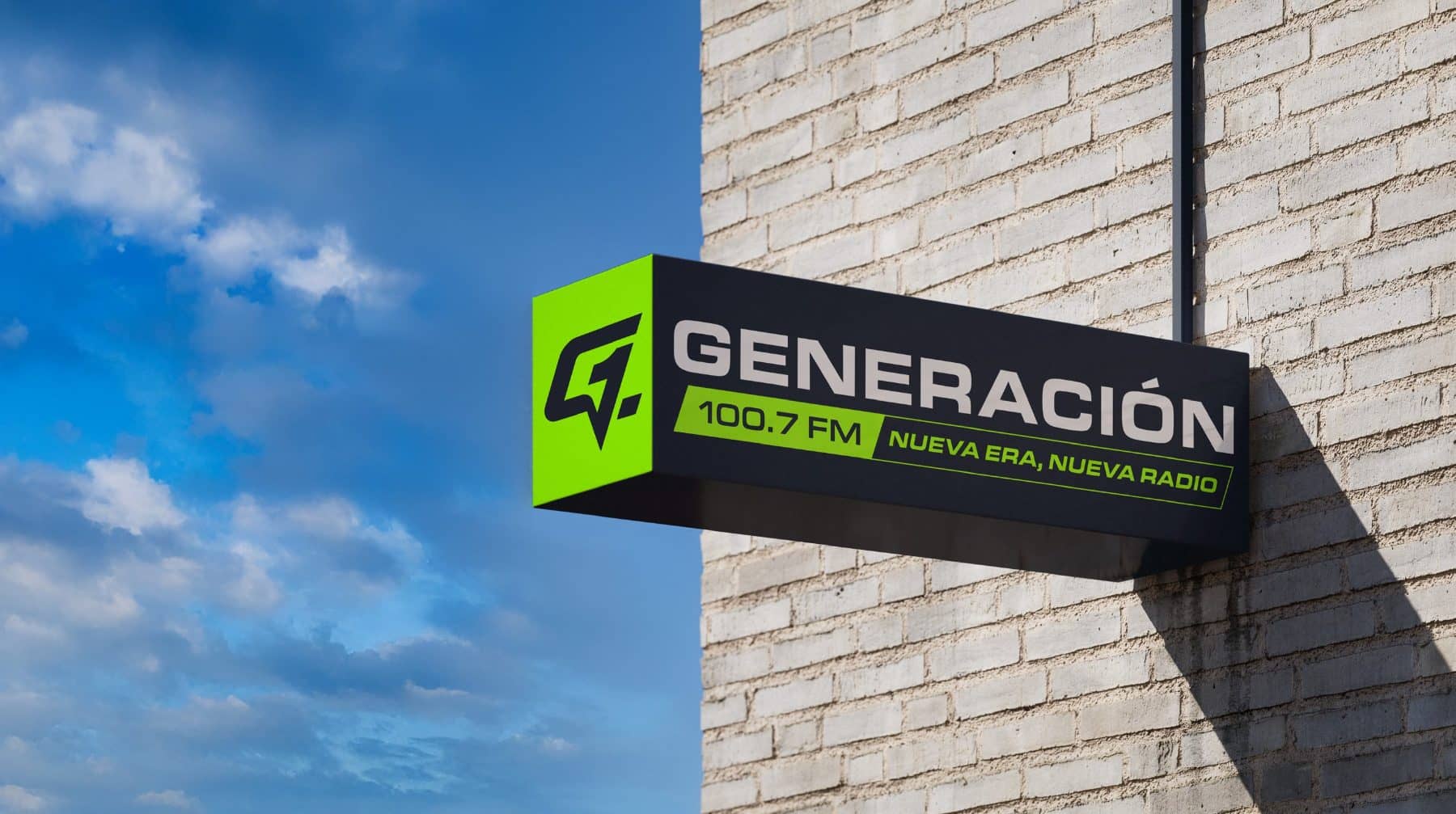 Aviso de fachada de Generación 100.7 FM